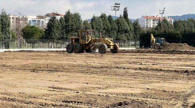 Turgutluspor'da sahalar bakımda