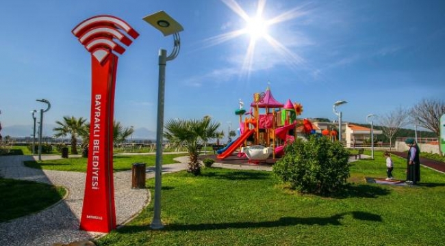 Bayraklı'da 15 yeni park açıldı, 69 park yenilendi