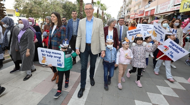 Gaziemirli minikler, can dostların haklarına dikkat çekti