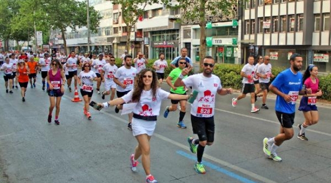 1919 kişi İzmir'den Ata'ya koştu