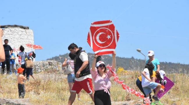 Bodrum'da 16'ncı Uçurtma Festivali'yle eğitime katkı sağlandı