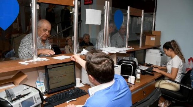 Kuşadası'nda belediye vezneleri hafta sonu da açık olacak