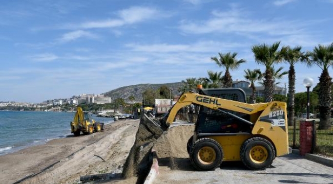 Kuşadası'nda plajlar yaz sezonuna hazırlanıyor