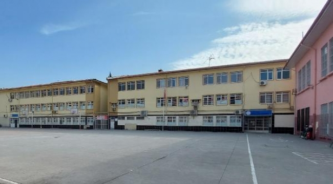 Manisa'da 38 öğrenci hastaneye kaldırıldı