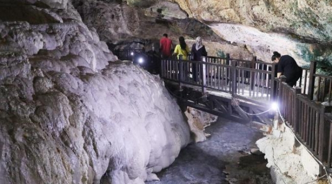 Yer altındaki gizli 'Pamukkale'; Kaklık Mağarası