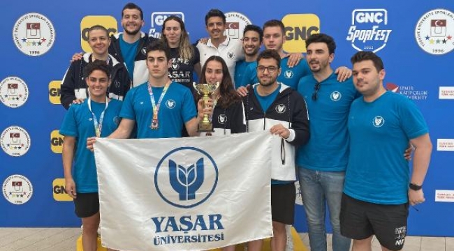 Yüzmeye Yaşar Üniversitesi damgası