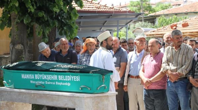 Ateşe verdiği evde oğluyla birlikte ölen baba toprağa verildi