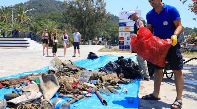 Göcek koylarında deniz dibi pırıl pırıl oldu! 300 kilo atık çıktı