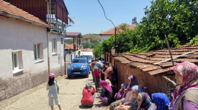 Karı- koca, evlerinde bıçaklanmış ölü bulundu