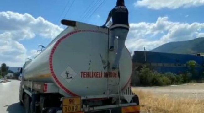 İzmir'de 23 ton on numara yağ ele geçirildi