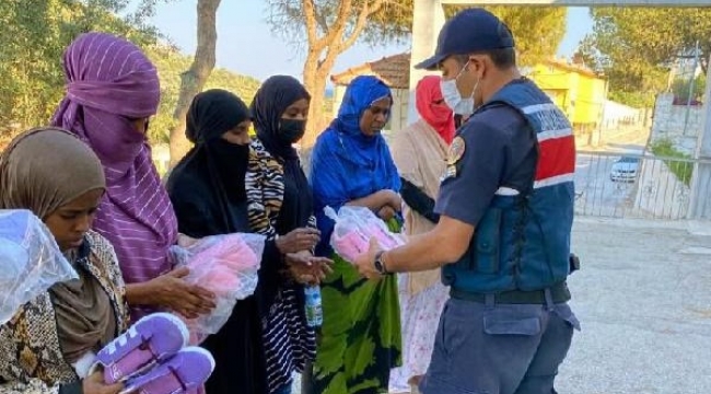 İzmir'de 447 kaçak göçmen yakalandı, 6 organizatör tutuklandı