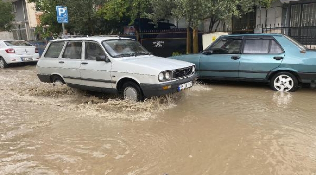 Manisa'da dolu ve sağanak etkili oldu