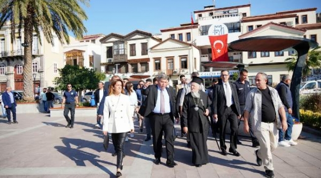 Bartholomeos: Umarım Çeşme Kalesi UNESCO Mirası Listesi'ne girer