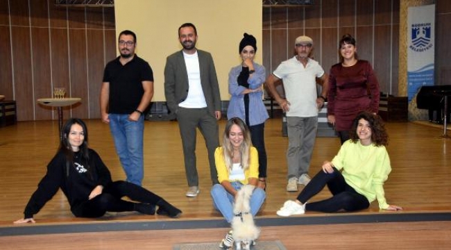 Duruşma salonlarından tiyatro sahnelerine sanat akımı başlattılar