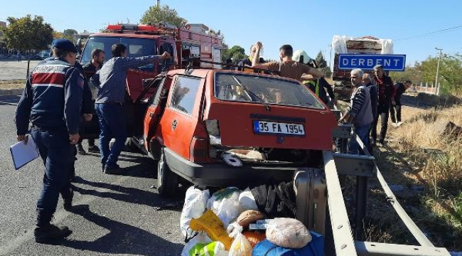 Manisa'da otomobil, minibüse çarptı: 4 yaralı