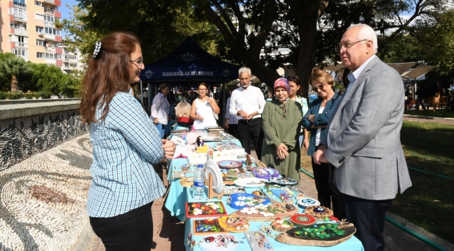 Sokaktaki hayvanlar yiyecek için Karabağlar'da kermes düzenledi