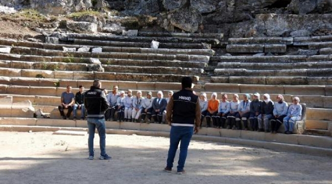 Antik kentte, narkotik eğitimi