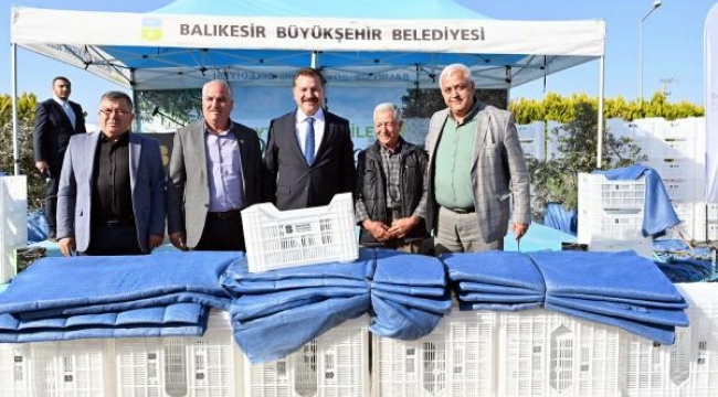 Balıkesir'de 5 ilçede zeytinciye toplama örtüsü ve kasası desteği