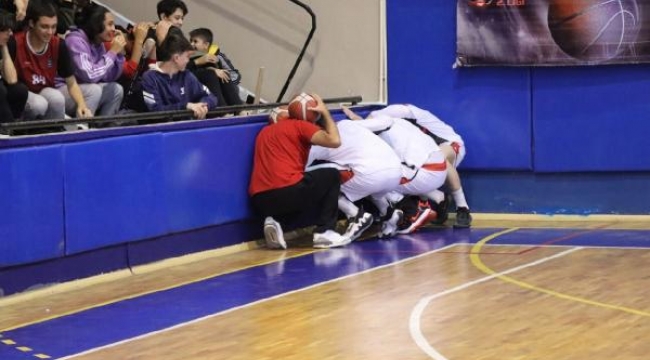 Basketbol maçında deprem tatbikatı