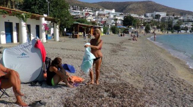 Bodrum'da kasım ayında turistler denize girdi