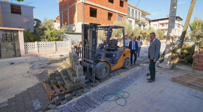 Gaziemir Belediyesi, ilçenin 16 mahallesindeki yolları yeniliyor