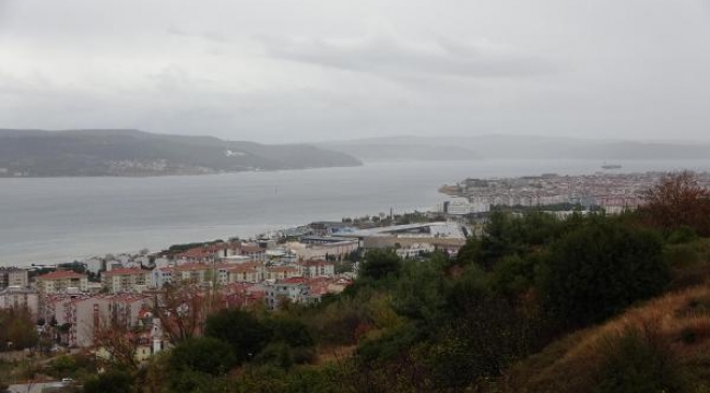 Gökçeada feribot seferlerine 'fırtına' engeli