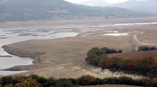 Kaz Dağları'ndan beslenen barajda su seviyesi kritik notaya ulaştı