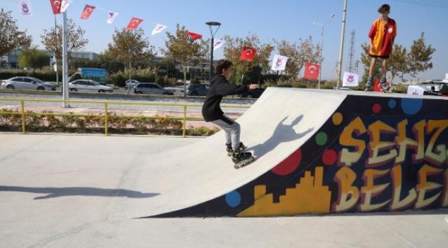 Skate Park gençlerle birlikte kurdelesi kesilerek hizmete açıldı