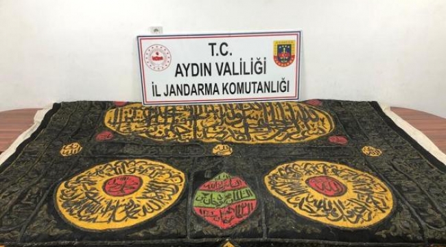 Aydın'da 'tarihi eser' operasyonu; 18'inci yüzyıldan Kabe örtüleri ele geçirildi