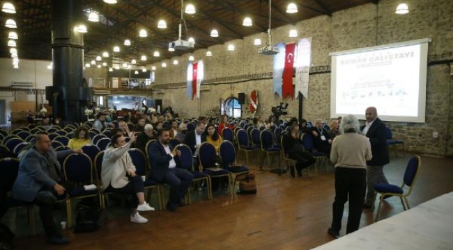 İzmir'de çalıştay! Roman vatandaşların temel sorunları tartışılı