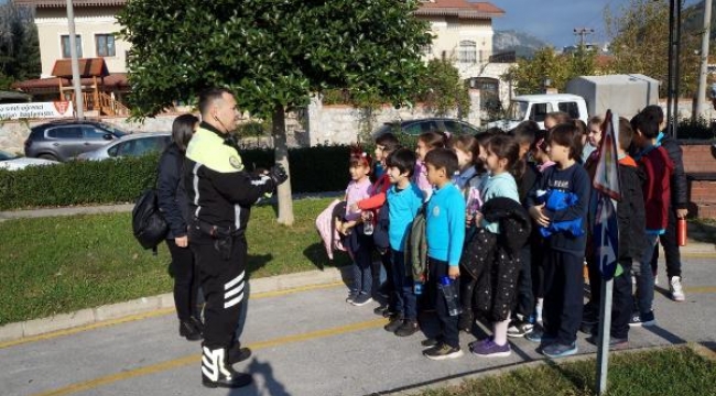 Marmaris'te öğrencilere trafik dersi