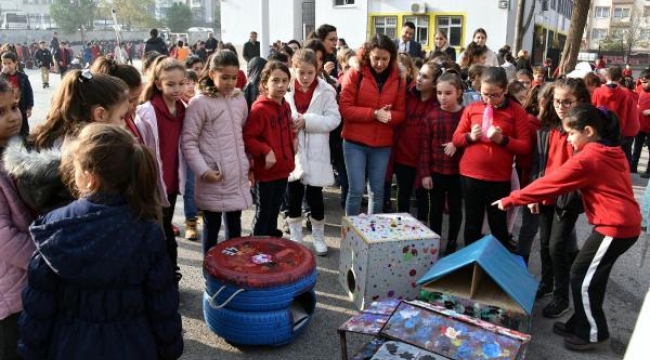 Öğrencilerden sokak kedileri için atık malzemelerden 46 yuva