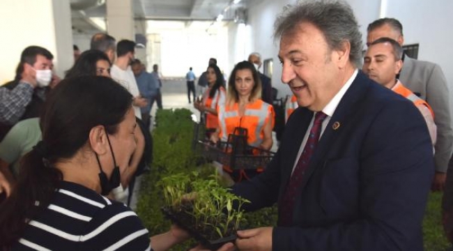 Bornova'da üreticiye Tıbbi ve Aromatik Bitki Yetiştiriciliği eğitimi