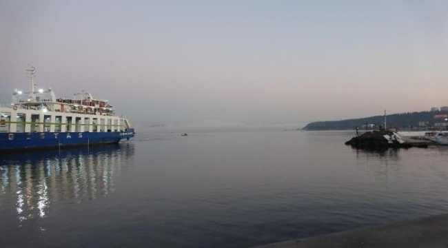 Çanakkale'de boğaz trafiğine 'sis' engeli