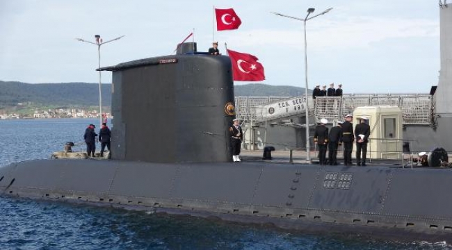 Çanakkale'de Dumlupınar Denizaltısı şehitleri anıldı