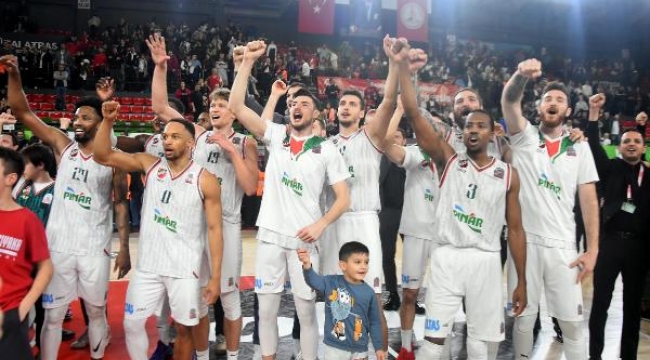 Pınar Karşıyaka'da sıra Anadolu Efes'te