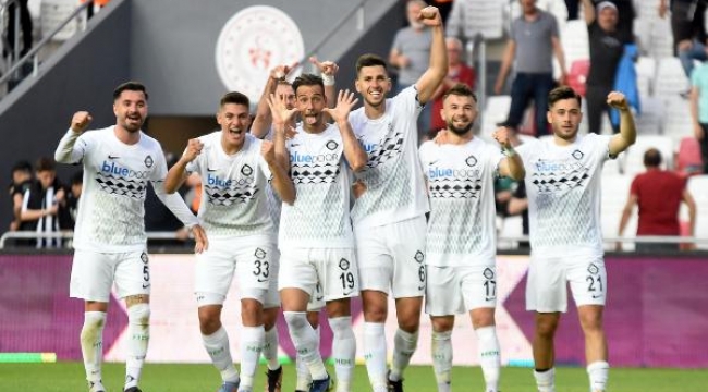 Altay sezonu alkışlarla kapattı