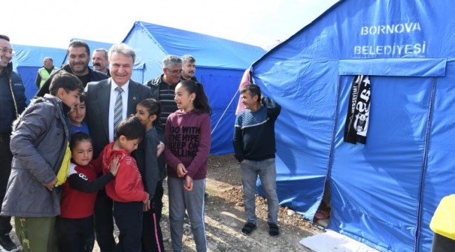 Bornova Belediyesi, depremzede çocuklar için şenlik düzenledi