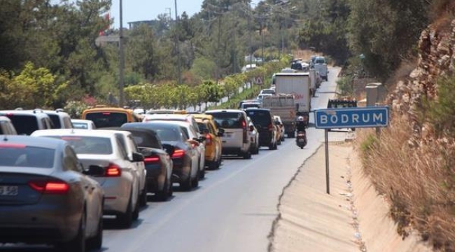 Bodrum'a 2 günde 35 binden fazla araç giriş yaptı