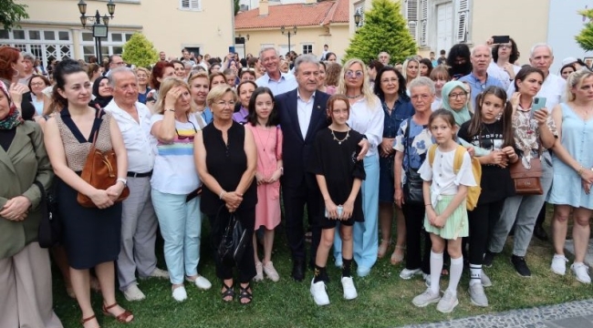 Sanata ilk adımlarını Bornova Belediyesi'nin desteğiyle attılar