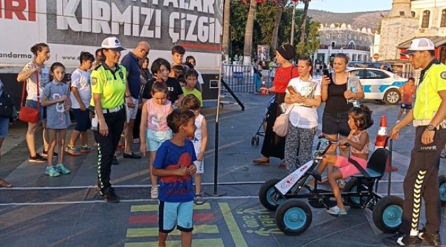 Bodrum'da çocuklara mobil Trafik Eğitim TIR'ında eğitim verildi