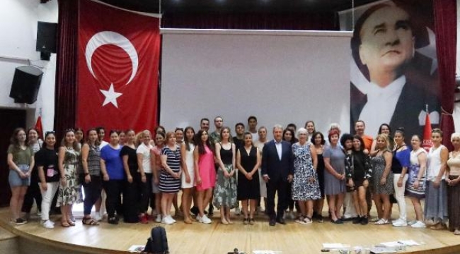 Bornova'da uluslararası eğitim! Gönüllüler bir araya geldi