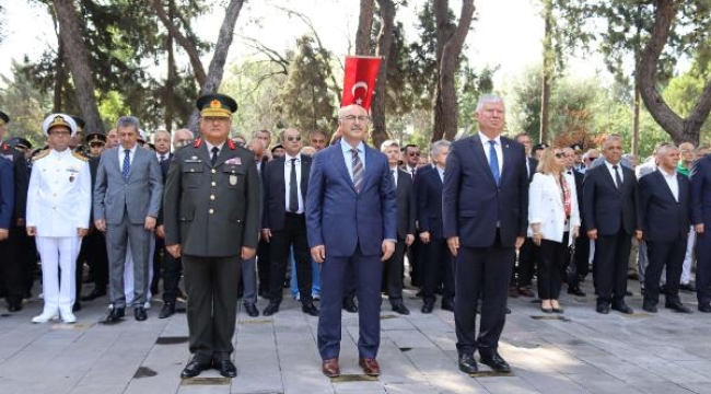 İzmir'de 15 Temmuz şehitleri törenle anıldı