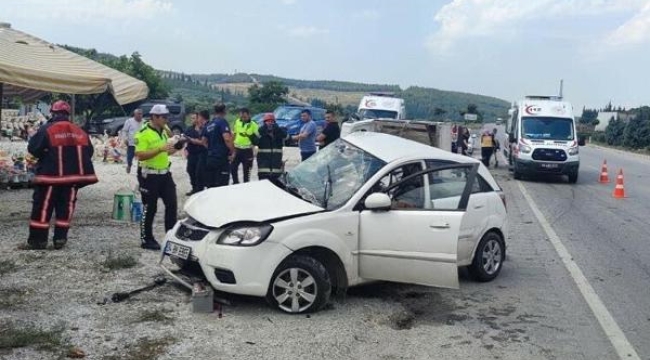 Karşı şeride geçen otomobil faciası