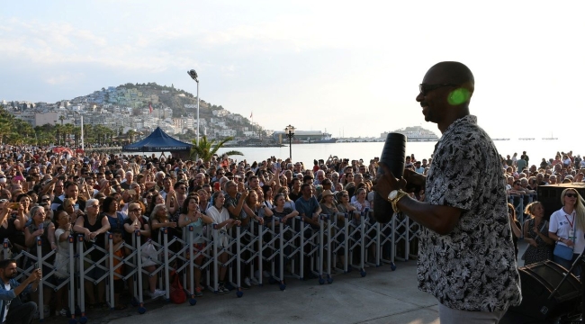 Kuşadası'nda her sokak festival alanı