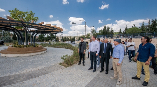 Başkan Soyer Çiğli'de çevre düzenleme çalışmalarını inceledi