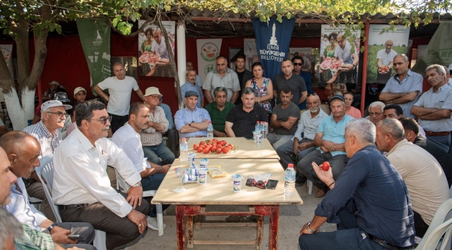 Kınık'ta salçalık domates ve karpuz hasadı etkinliği düzenlendi