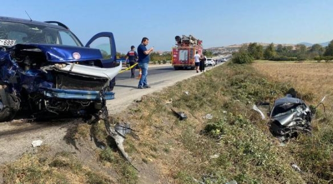 Çanakkale'de otomobiller çarpıştı: 2 ölü, 5 yaralı