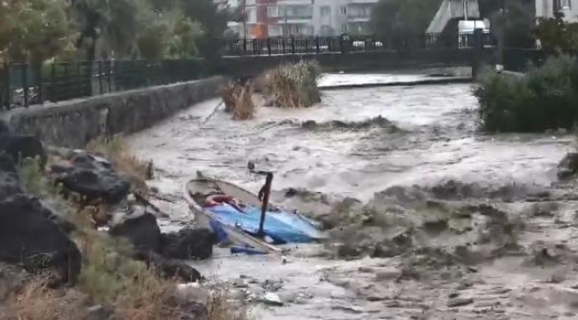 Çanakkale'de sağanak etkili oldu