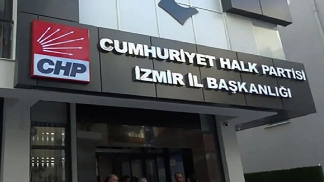 CHP İzmir'de yönetim değişikliği